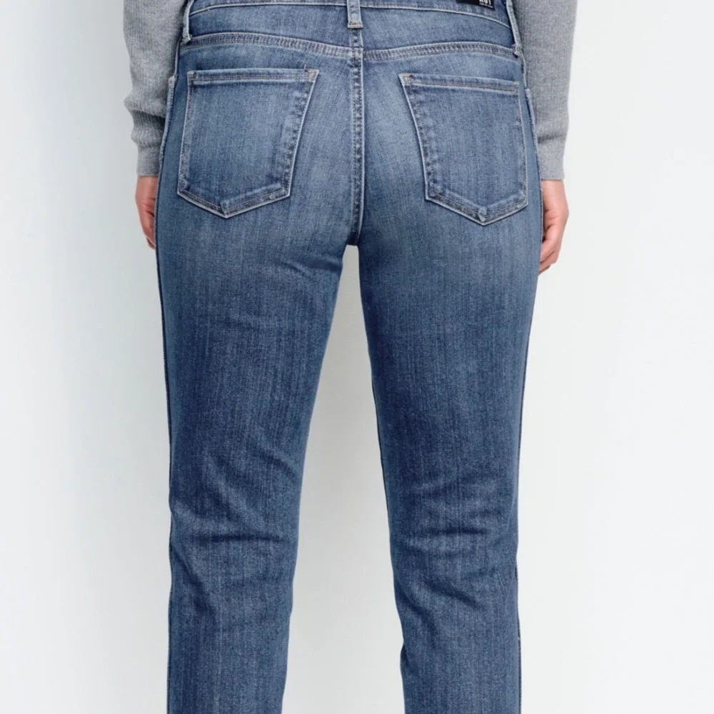 Kut from the Kloth - CATHERINE Boyfriend Originality - Woman’s Blue Jeans NWT 4 - Picture 4 of 10